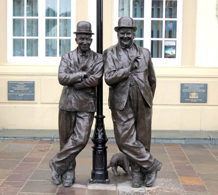 Laurel and Hardy statue - Shed 1 Distillery