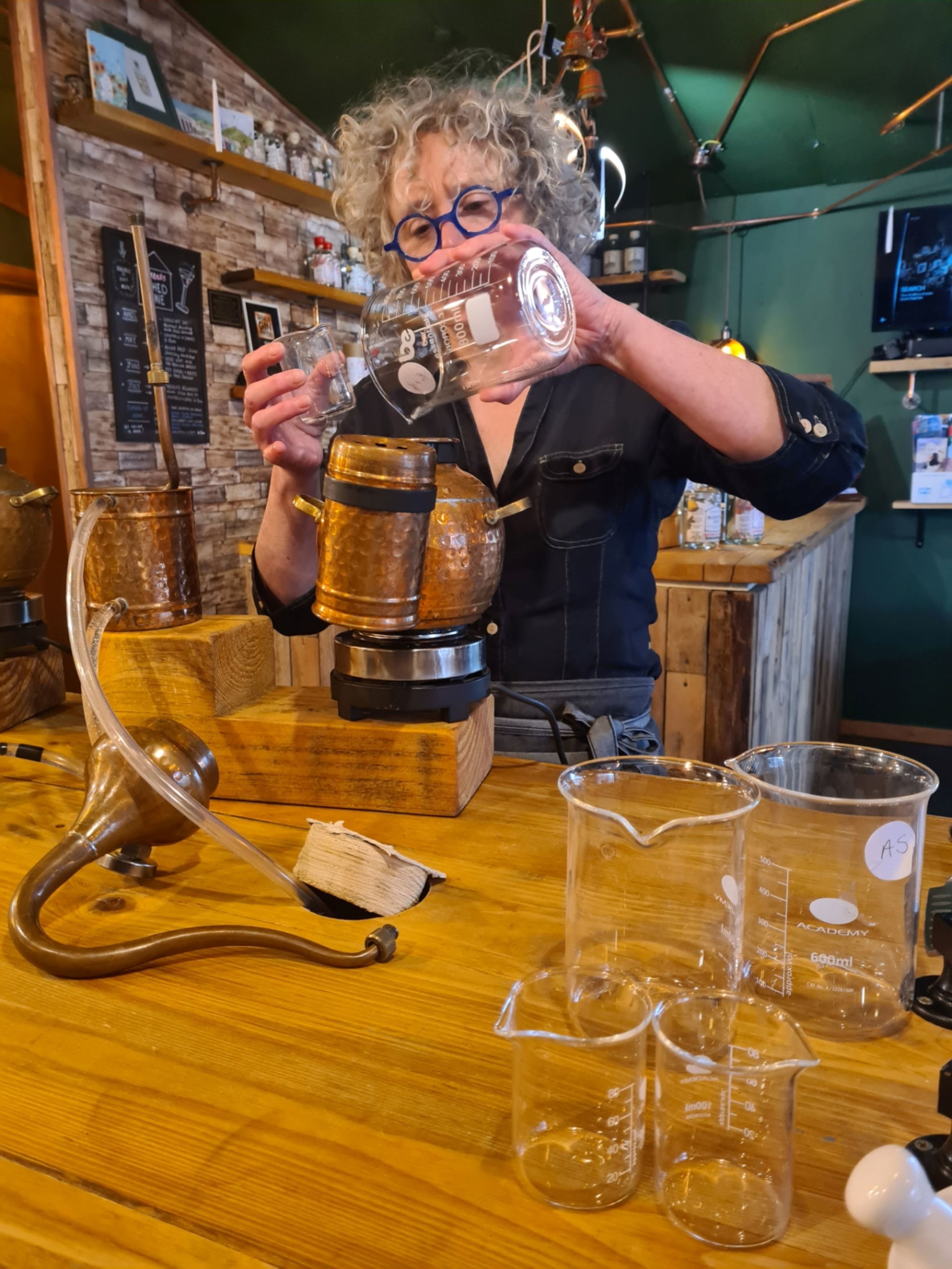 Zoe making gin
